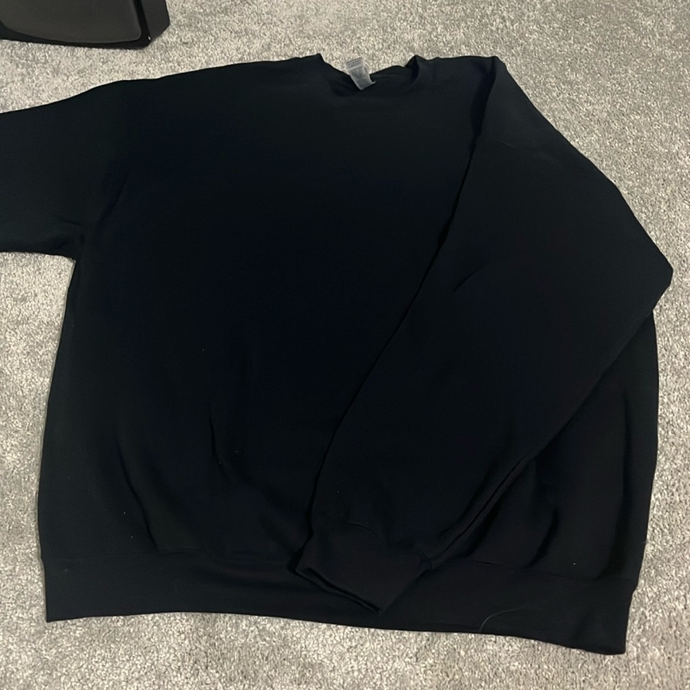 Gildan Black Sweatshirt